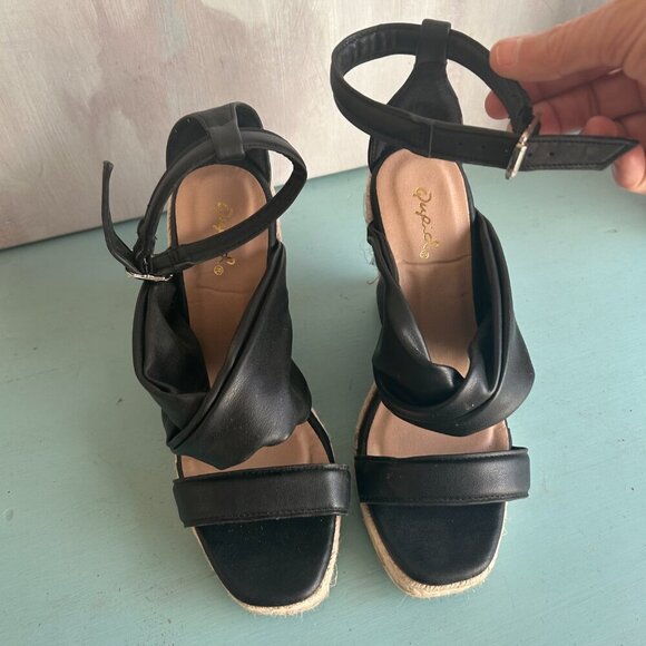 Qupid Cascade Wedge Sandal Espradrille Vegan Leather Size 6.5 Black Sandal - Picture 8 of 11